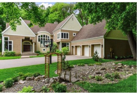 Photo of MLS# 5573576 – 16537 Ringer Road, Minnetonka MN 55391