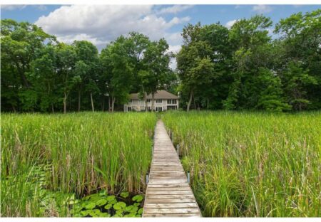 Photo of MLS# 6016775 – 19610 Cottagewood Road, Deephaven MN 55331