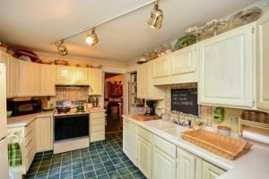 3570 Montgomerie Avenue, Deephaven MN 55391