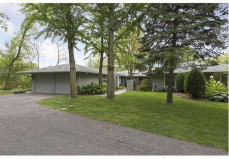 Photo of MLS# 4877800 – 4833 Regents Walk, Shorewood MN 55331
