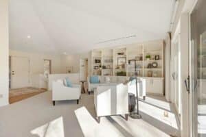 Custom built-ins shelves in the sitting room