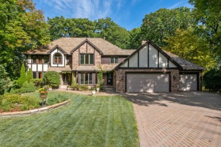 Photo of MLS# 6261895 – 2500 Crescent Ridge Road, Minnetonka, MN 55305